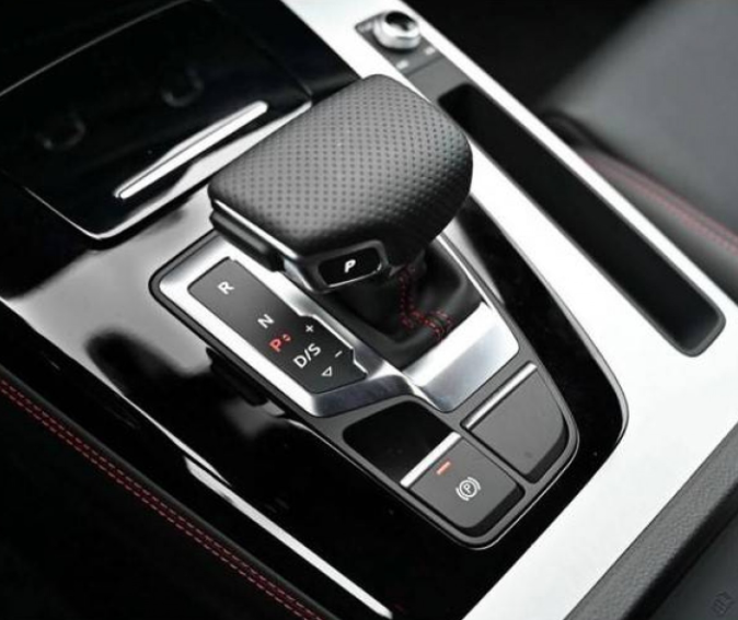 AUDI Q5 40 TDI 204 CH S TRONIC 7 QUATTRO S LINE 15