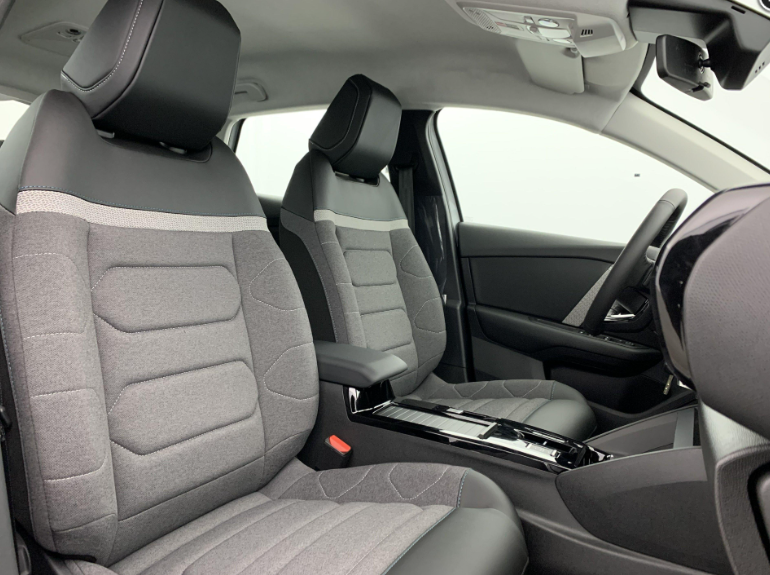 CITROËN - C4 PureTech 130 EAT8 Plus 6