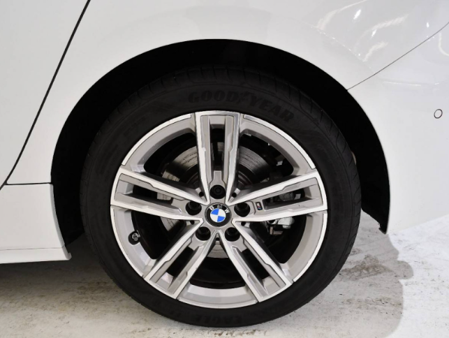 BMW SERIE 1 F40 120D 190 CH BVA8 M SPORT 11