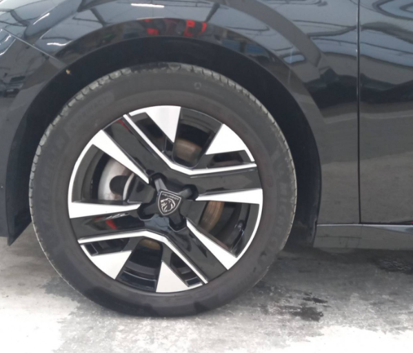 PEUGEOT 208 PURETECH 100 S&S BVM6 ALLURE 9