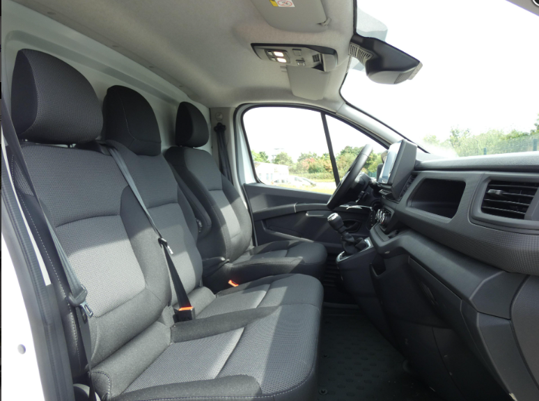 RENAULT - TRAFIC FOURGON L2H1 3T BLUE DCI 130 GSR2 ADVANCE 9