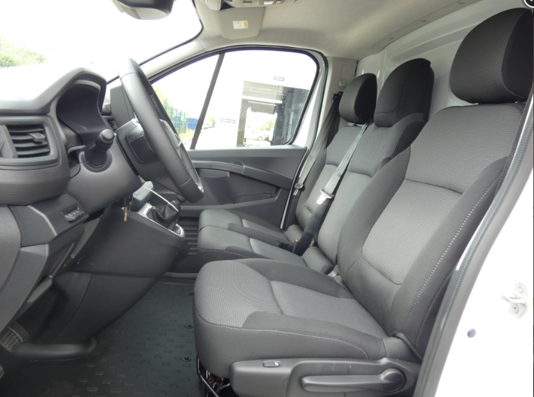 RENAULT - TRAFIC FOURGON L2H1 3T BLUE DCI 130 GSR2 ADVANCE 10