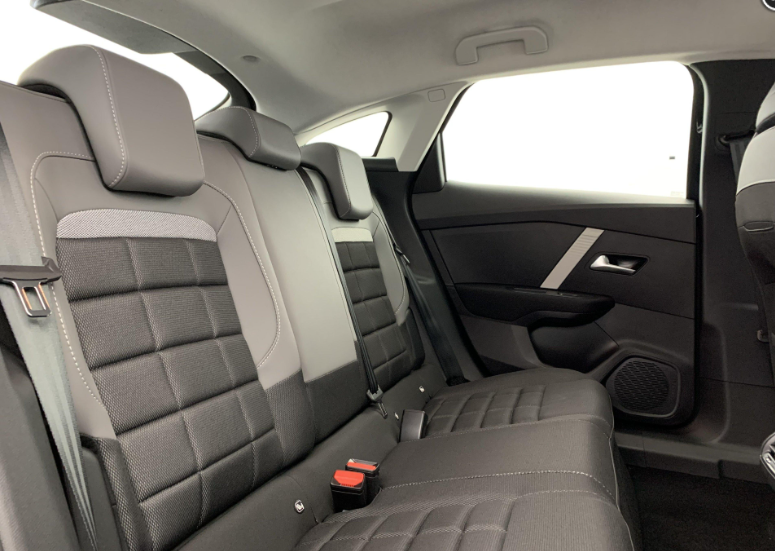 CITROËN - C4 NOUVELLE HYBRIDE 136 E-DCS6 PLUS 7