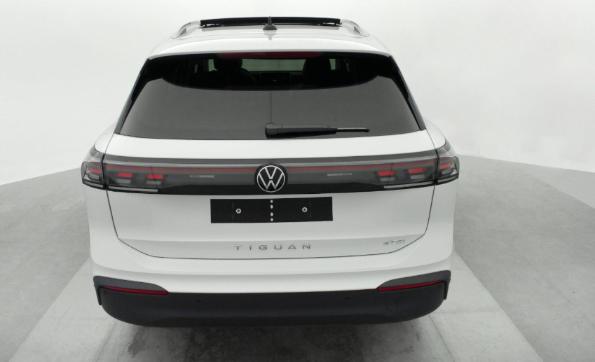 Volkswagen - TIGUAN NOUVEAU 1.5 eTSI 150CV DSG7 LIFE PLUS 4