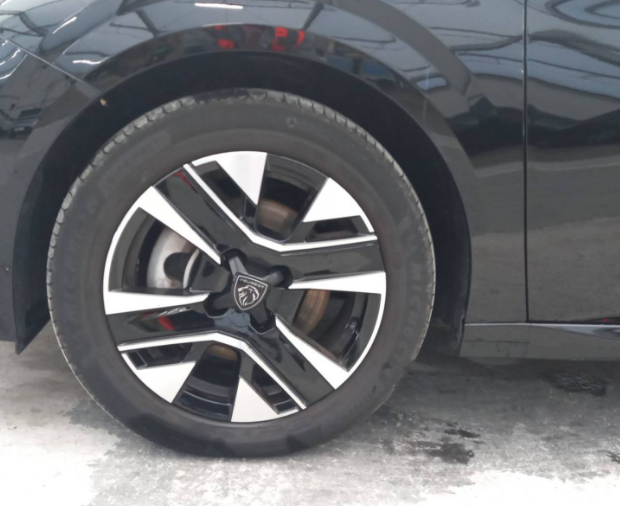 PEUGEOT 208 PURETECH 100 S&S BVM6 ALLURE 7